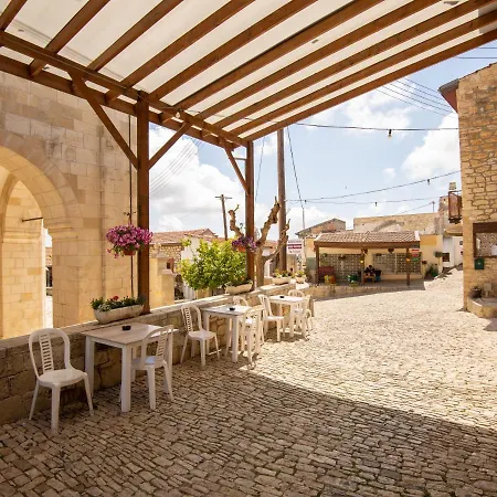 Sanders Village Vasa Kilaniou