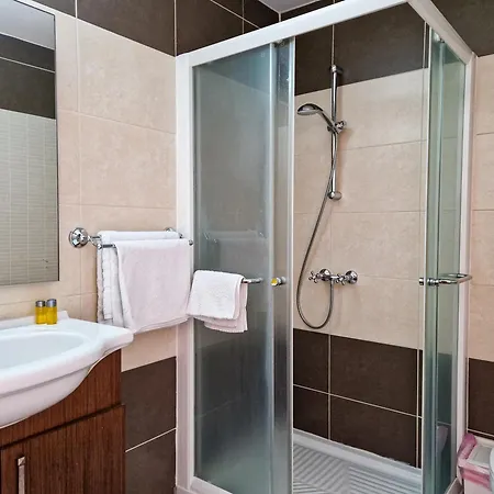 Sanders Village * Vasa Kilaniou